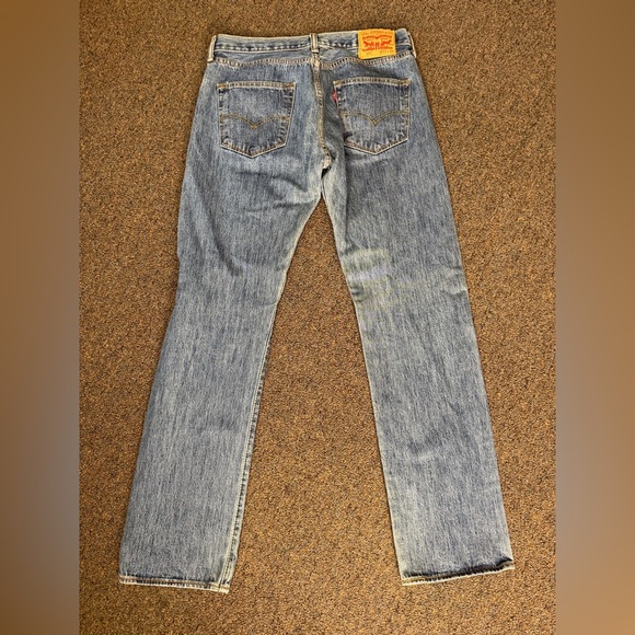 Levis 501 Men's 33x34 Straight Leg Blue Medium Wash Button Fly Blue Jean Casual - Picture 2 of 9